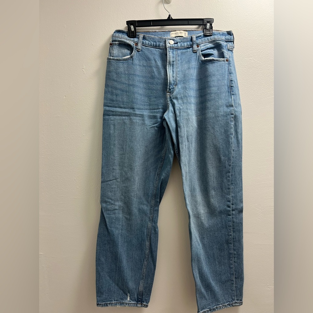 A+F The Mom High Rise Jeans